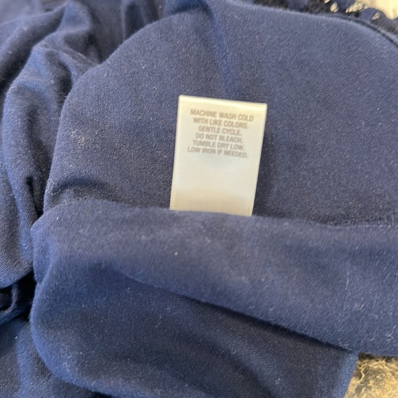 Lacy overlay on front with 3/4 sleeve and zippered back - Picture 8 of 8